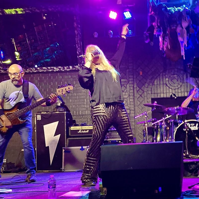 Nashville's Top Rock Band Performing At Bar Stop On Music City Pub Crawl