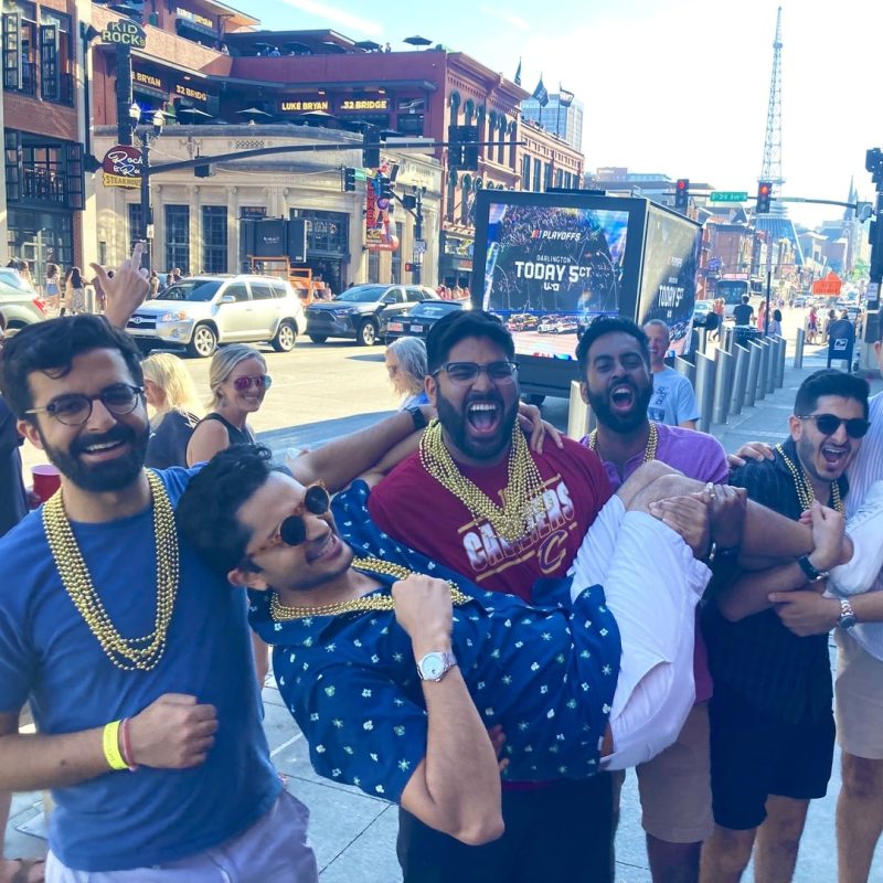 Bachelor Party Pub Crawl Bar-hopping On Broadway In Nashville